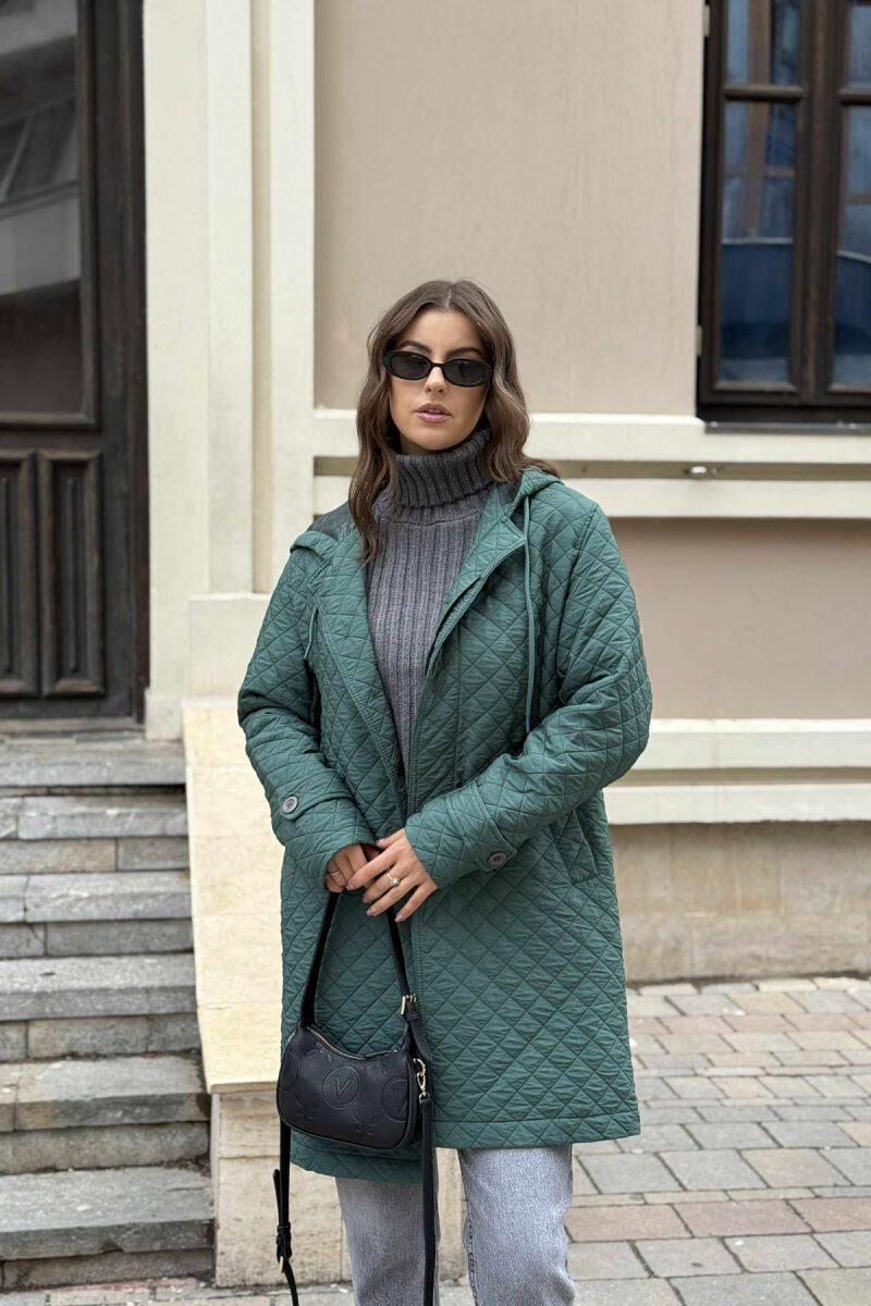 XHAKETË E GJATË NJË NGJYRËSHE ME KAPUÇ PËR FEMRA NË NGJYRË JESHILE - 4