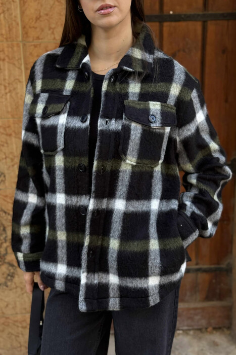 XHAKETË E NGROHTË ME DIZANJE KATRORËSH DHE BUTONA PËR FEMRA NË NGJYRËN E ZEZË - 4