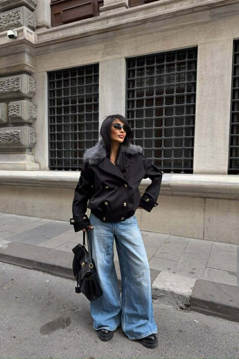 XHAKETË E SHKURTËR ME DETAJE BUTONASH DHE JAKË ME PUSH PËR FEMRA NË NGJYRË TE ZEZE - 2