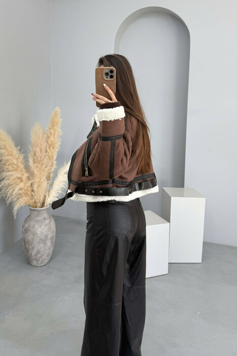 XHAKETE E SHKURTER NJE NGJYRESHE ME DETAJIN E RRIPIT PER FEMRA NE NGJYRE KAFE TE ERRET - 9