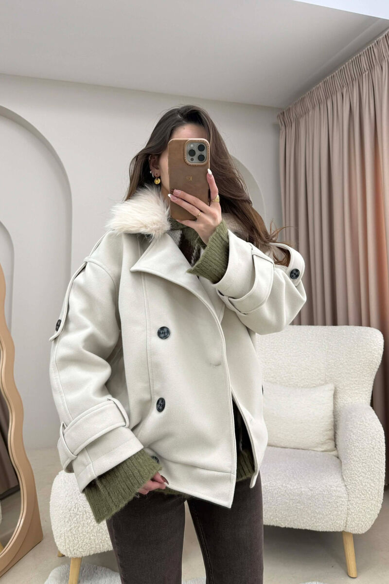 XHAKETE E SHKURTER NJE NGJYRESHE ME GEZOF TE SHKEPUTSHEM PER FEMRA NE NGJYRE KREM - 2