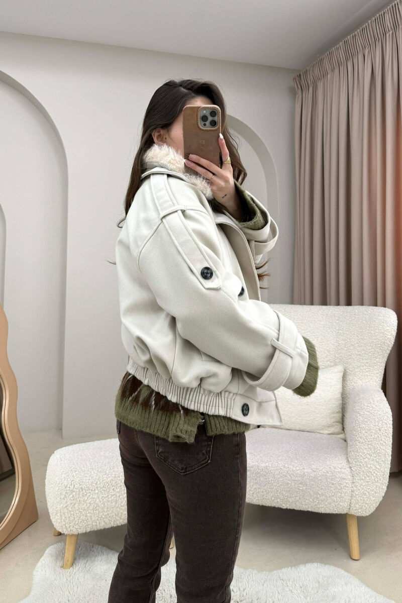 XHAKETE E SHKURTER NJE NGJYRESHE ME GEZOF TE SHKEPUTSHEM PER FEMRA NE NGJYRE KREM - 3