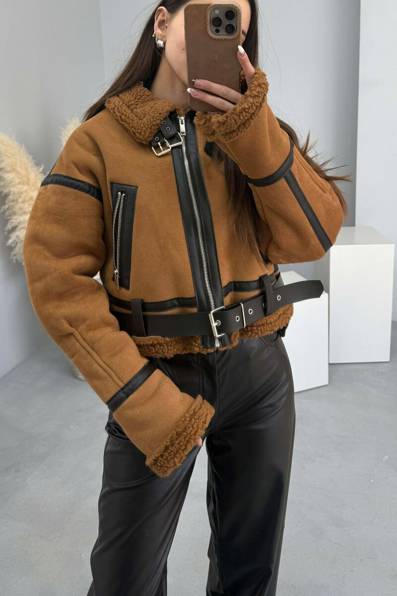 XHAKETE E SHKURTER NJE NGJYRESHE ME JAKE TE LARTE PER FEMRA NE NGJYRE KAFE - 3