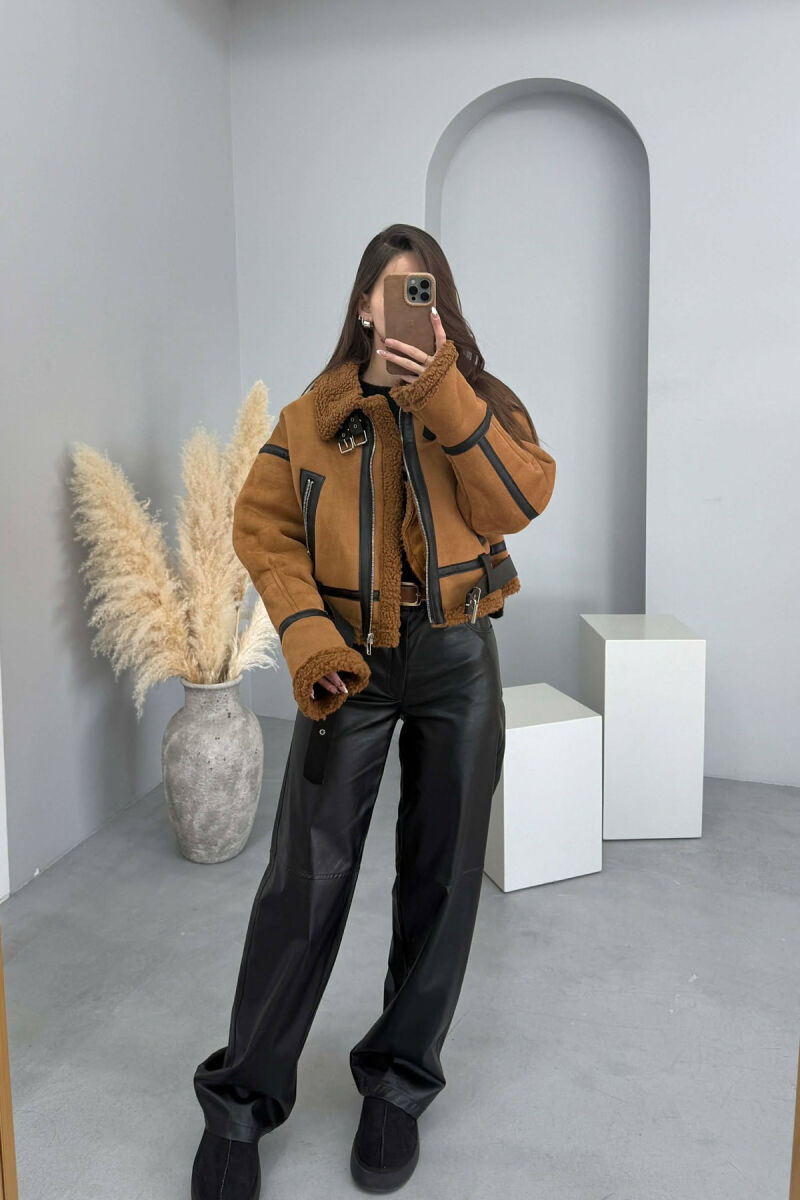 XHAKETE E SHKURTER NJE NGJYRESHE ME JAKE TE LARTE PER FEMRA NE NGJYRE KAFE - 5