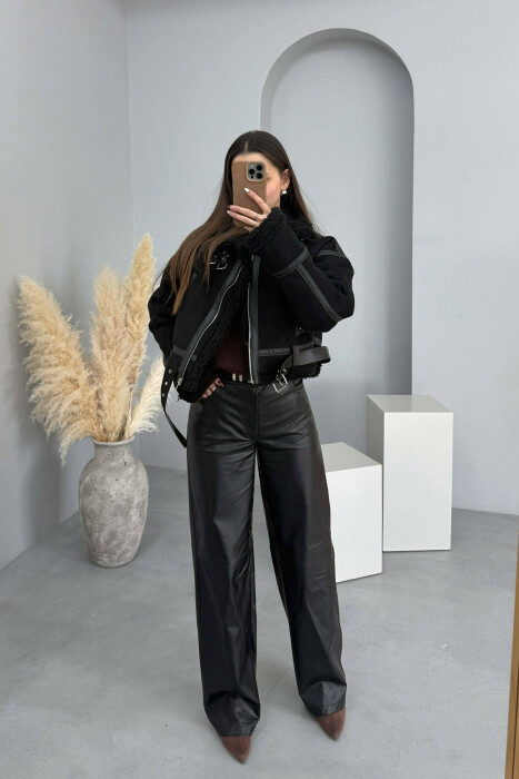 XHAKETE E SHKURTER NJE NGJYRESHE ME JAKE TE LARTE PER FEMRA NE NGJYRE TE ZEZE - 2