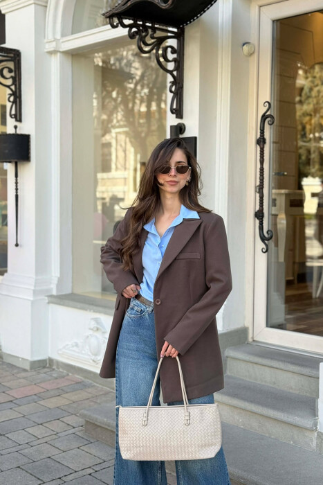 XHAKETE E THJESHTE NJE NGJYRESHE ME BUTONA PER FEMRA NE NGJYRE KAFE - 2