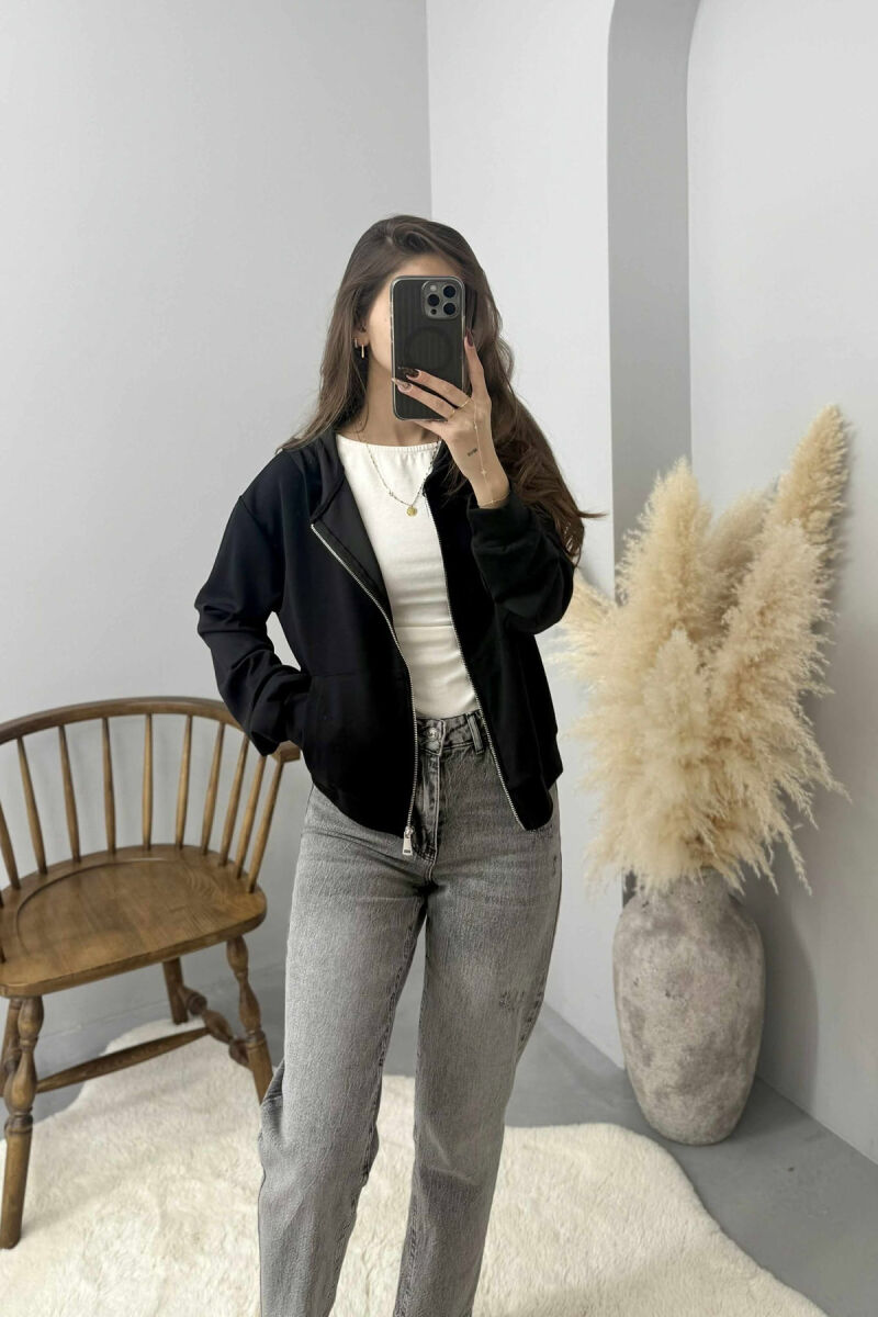 XHAKETE E THJESHTE NJE NGJYRESHE ME KAPUÇ DHE ZINXHIR PER FEMRA NE NGJYRE TE ZEZE - 4