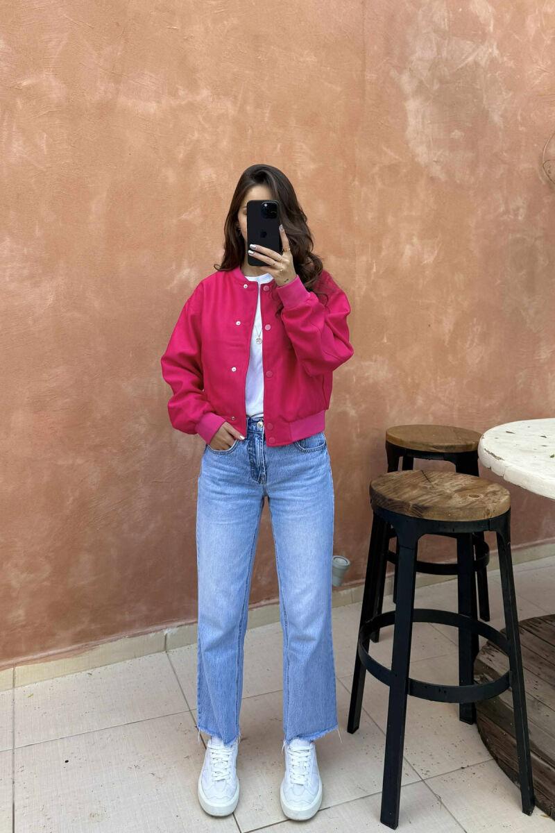 XHAKETË E THJESHTË NJË NGJYRËSHE ME KOPSA PËR FEMRA NË NGJYRËN CIKLAMI - 2