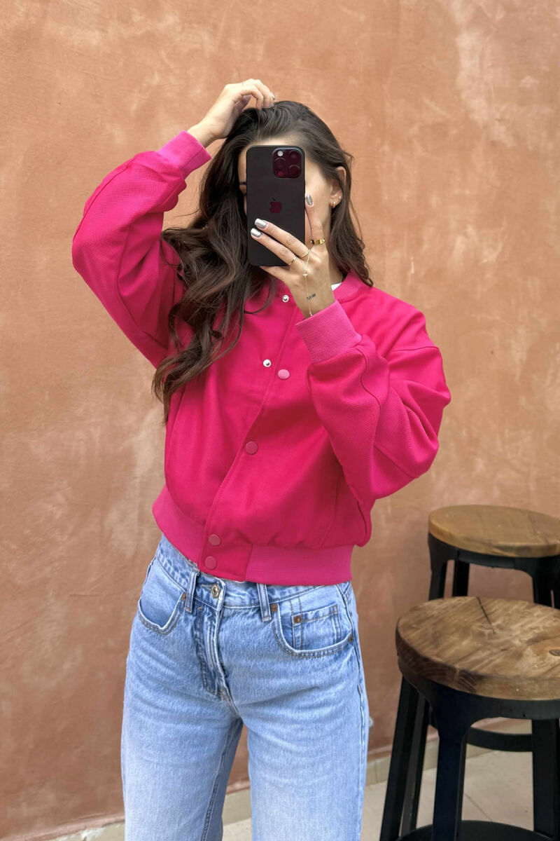 XHAKETË E THJESHTË NJË NGJYRËSHE ME KOPSA PËR FEMRA NË NGJYRËN CIKLAMI - 3