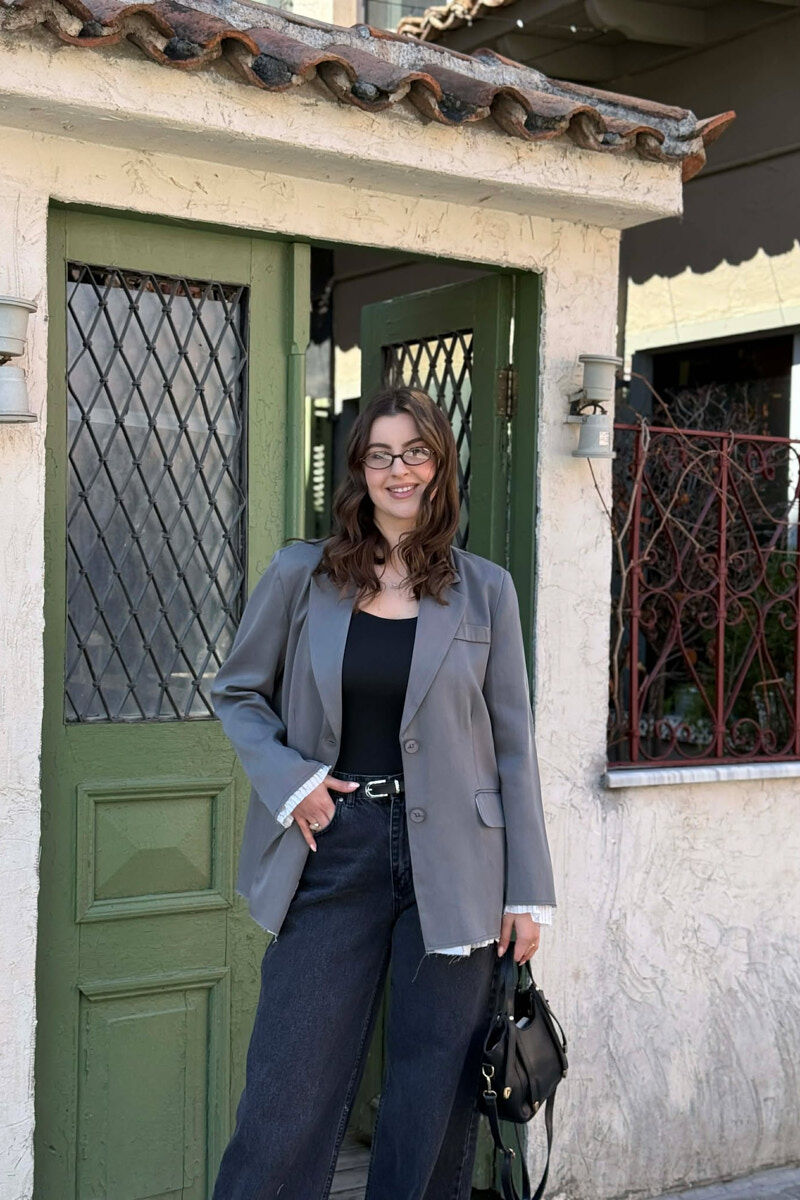 XHAKETE E THJESHTE NJE NGJYRESHE PER FEMRA NE NGJYRE GRI - 2