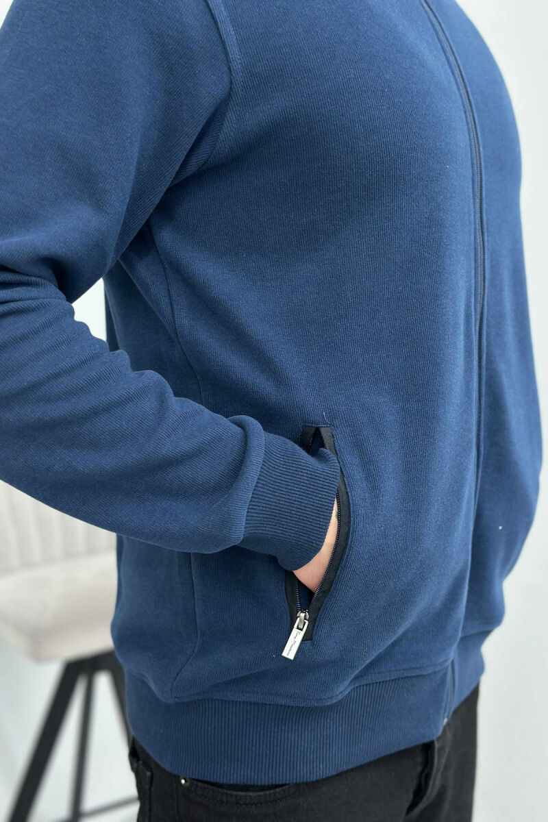 XHAKETË E THJESHTË NJËNGJYRËSHE ME JAKË ME ZINXHIR PËR MESHKUJ NË NGJYRËN BLU MARINË - 4