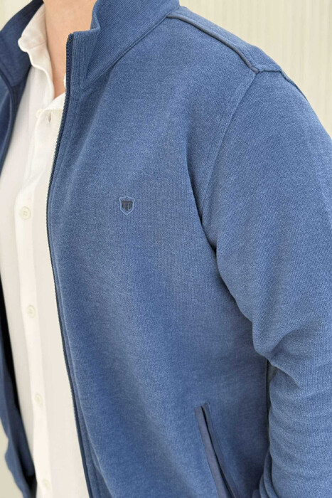 XHAKETË E THJESHTË NJËNGJYRËSHE ME JAKË ME ZINXHIR PËR MESHKUJ NË NGJYRËN BLU - 4