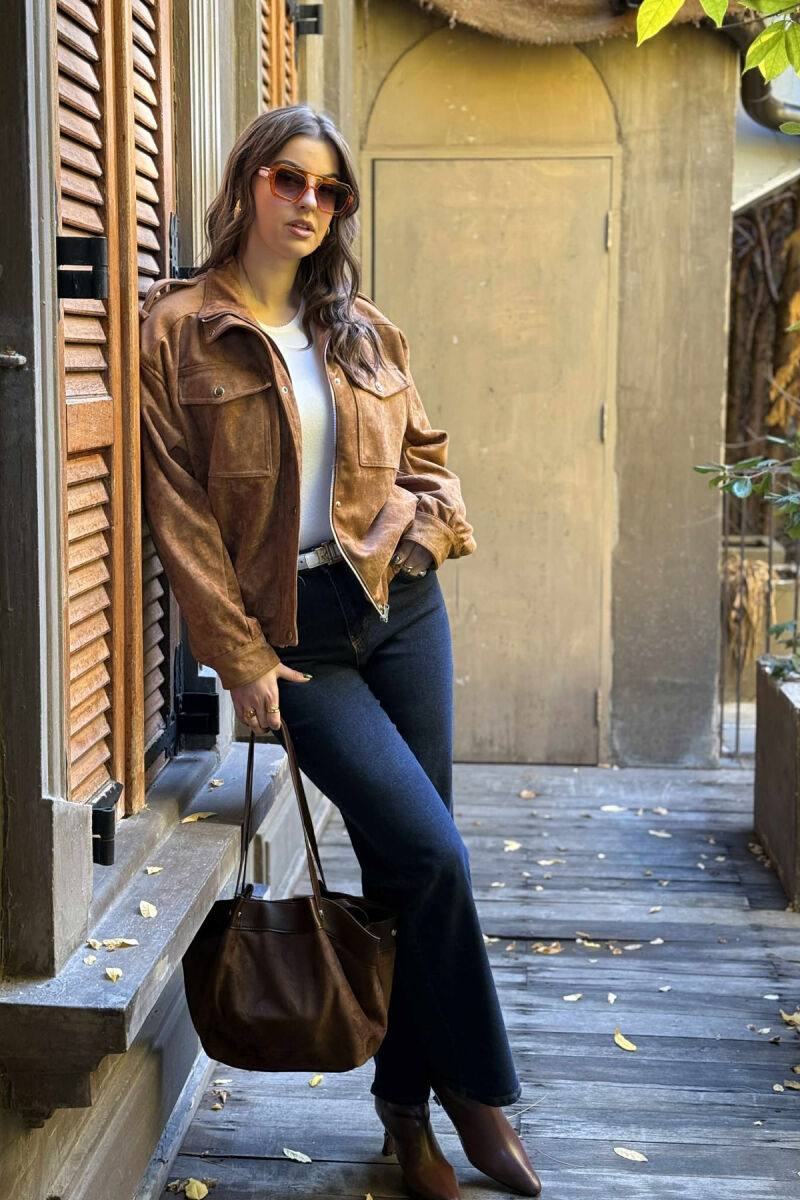 XHAKETË KAMOSH ME ZINXHIR DHE BUTONA PËR FEMRA NË NGJYRË KAFE - 1