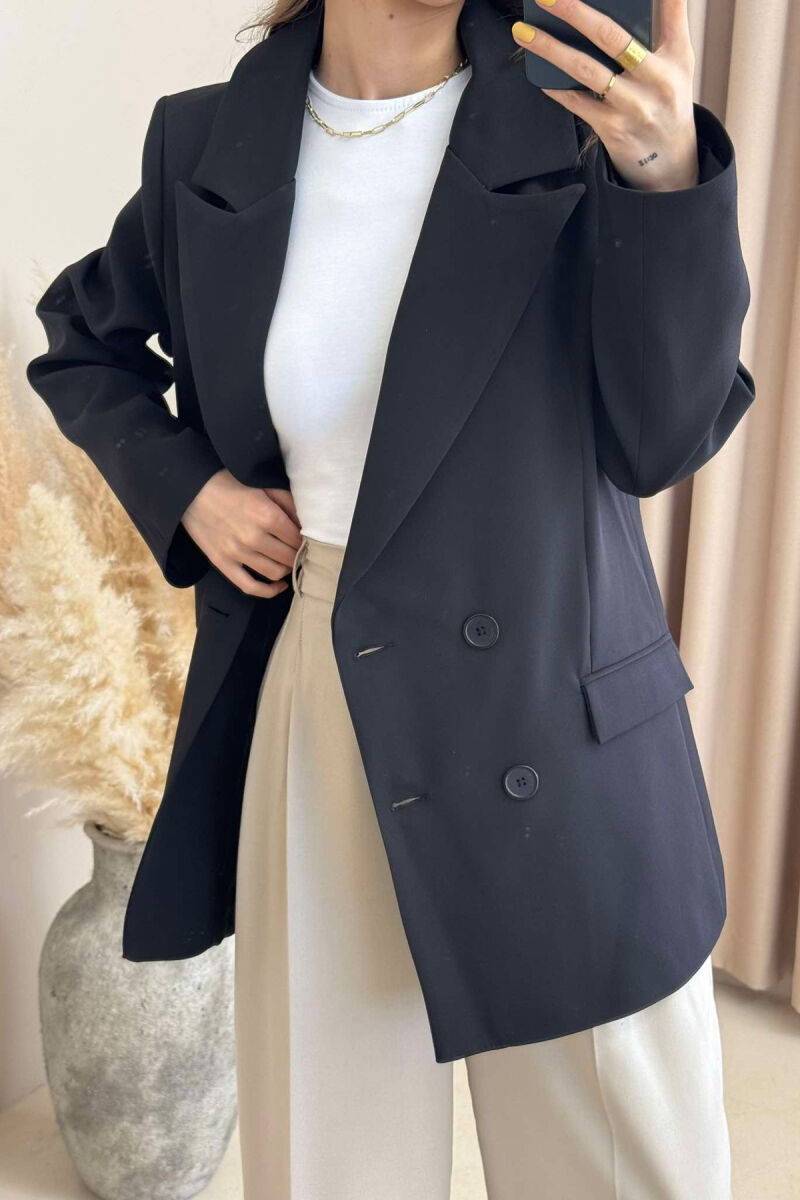 XHAKETË KLASIKE E THJESHTË PËR FEMRA NË NGJYRËN E ZEZË - 3