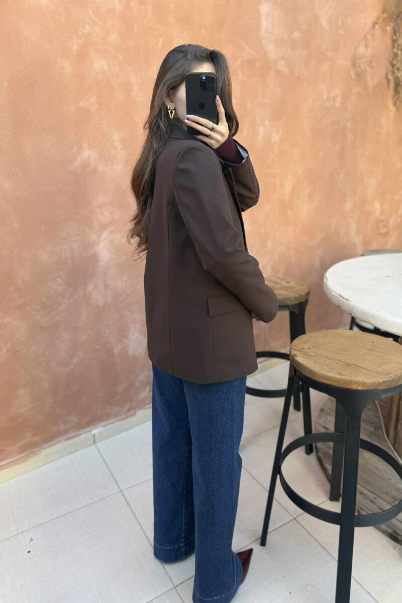 XHAKETË KLASIKE NJË NGJYRËSHE PËR FEMRA NË NGJYRË KAFE TË ERRËT - 4