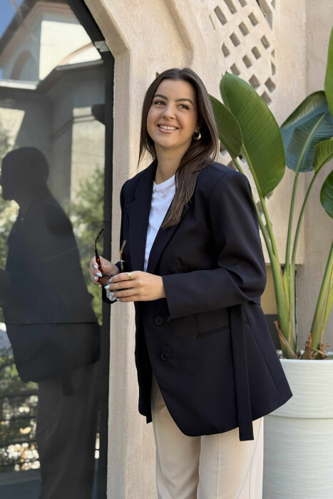 XHAKETË KLASIKE NJËNGJYRËSHE PËR FEMRA NË NGJYRËN E ZEZË - 3