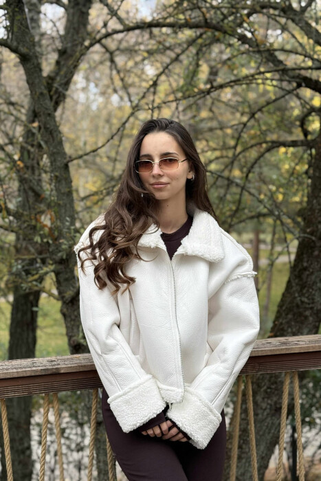 XHAKETË LËKURE ME PUSH PËR FEMRA NË NGJYRËN E BARDHË - 7