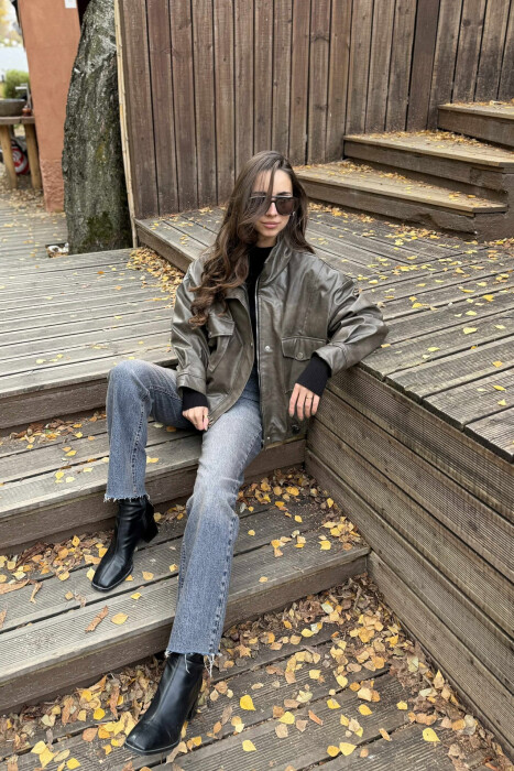 XHAKETË LËKURE NJË NGJYRËSHE ME BUTONA DHE ZINXHIR PËR FEMRA NË NGJYRË KAFE TË ZBARDHUR - 5