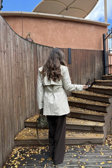 XHAKETË LËKURE PËR FEMRA NË NGJYRËN BEZHË - 5