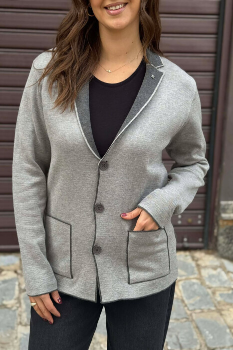 XHAKETË ME KOPSA TË THJESHTA DHE ME DETAJIN E XHEPAVE PËR FEMRA NË NGJYRË GRI - 3