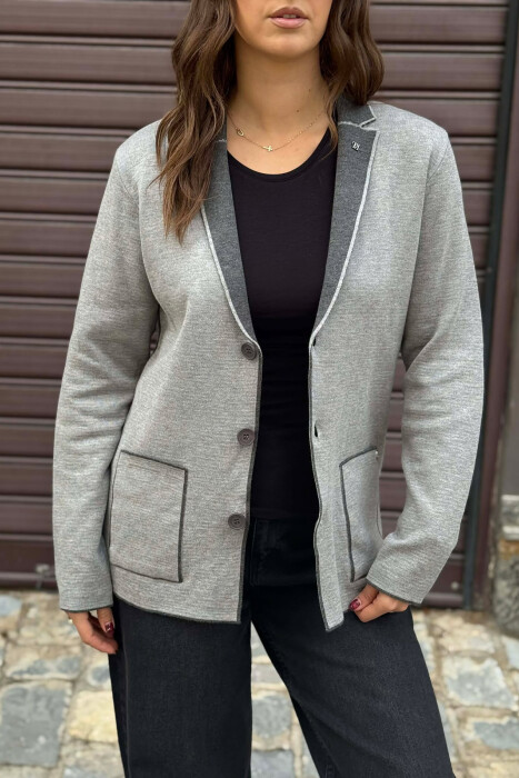 XHAKETË ME KOPSA TË THJESHTA DHE ME DETAJIN E XHEPAVE PËR FEMRA NË NGJYRË GRI - 4