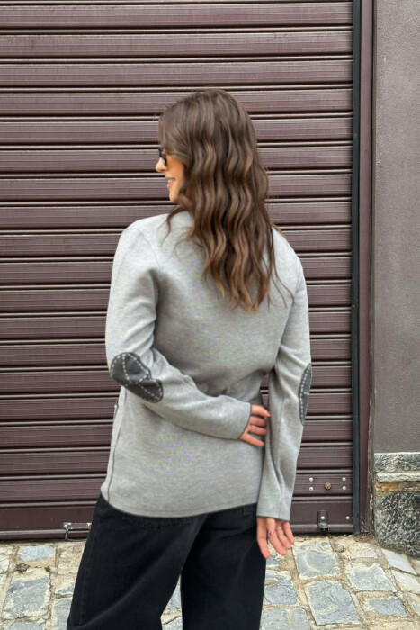 XHAKETË ME KOPSA TË THJESHTA DHE ME DETAJIN E XHEPAVE PËR FEMRA NË NGJYRË GRI - 5