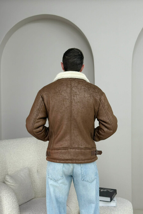 XHAKETE ME PUSH NE PJESEN BRENDA DHE TEK QAFA PER MESHKUJ NE NGJYRE KAFE - 4