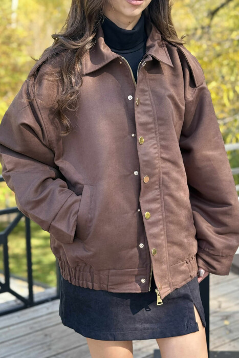 XHAKETË NJË NGJYRËSHE ME BUTONA DHE ZINXHIR PËR FEMRA NË NGJYRË KAFE TË ERRËT - 5