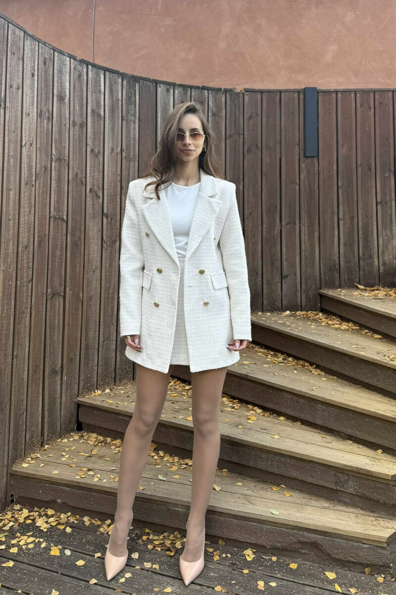 XHAKETE NJE NGJYRESHE ME BUTONA GOLD PER FEMRA NE NGJYRE KREM - 1