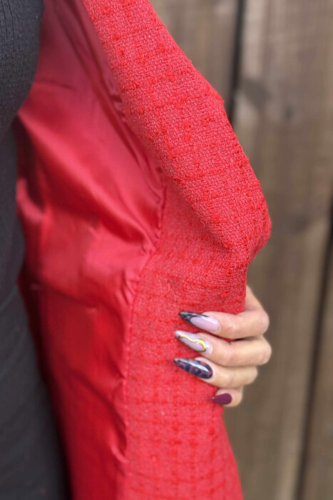 XHAKETE NJE NGJYRESHE ME BUTONA GOLD PER FEMRA NE NGJYRE TE KUQE - 4