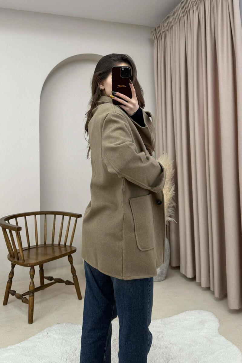 XHAKETE NJE NGJYRESHE ME BUTONA PER FEMRA NE NGJYRE BEZHE TE ERRET - 4