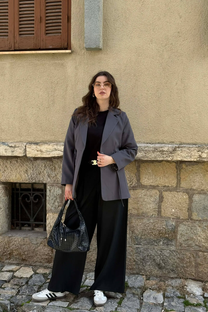 XHAKETE NJE NGJYRESHE ME BUTONA PER FEMRA NE NGJYRE GRI TE ERRET - 1