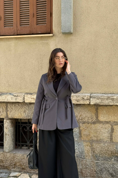 XHAKETE NJE NGJYRESHE ME BUTONA PER FEMRA NE NGJYRE GRI TE ERRET - 5