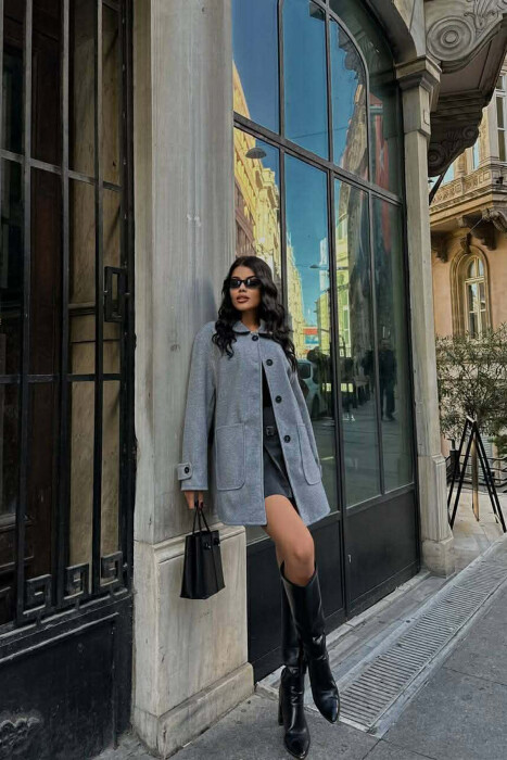 XHAKETE NJE NGJYRESHE ME BUTONA PER FEMRA NE NGJYRE GRI - 3