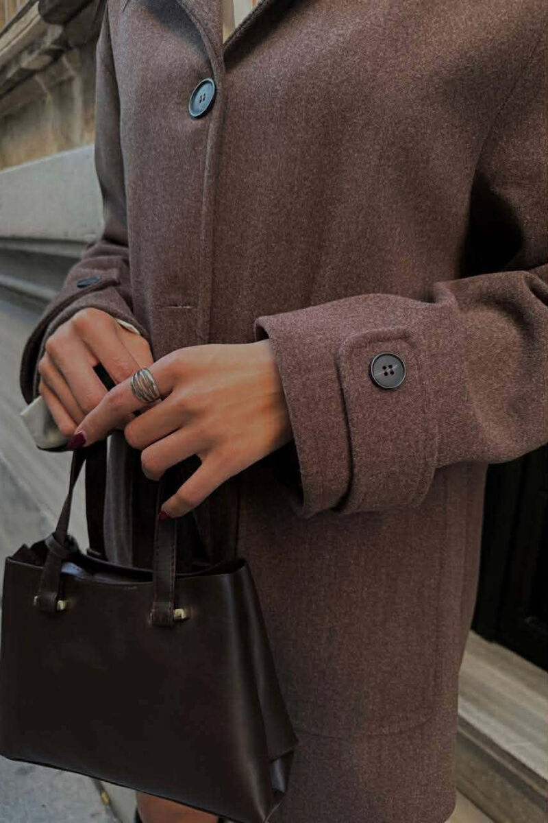 XHAKETE NJE NGJYRESHE ME BUTONA PER FEMRA NE NGJYRE KAFE TE ERRET - 2