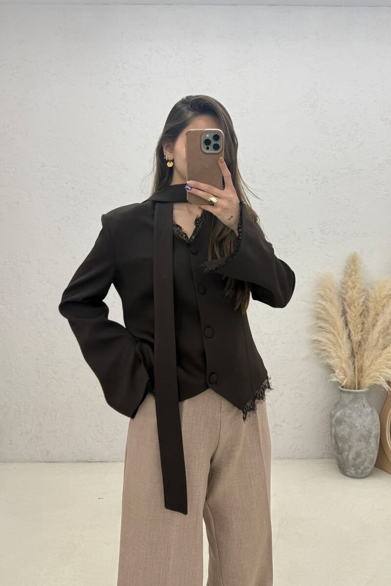 XHAKETE NJE NGJYRESHE ME DETAJ DANTELLE PER FEMRA NE NGJYRE KAFE - 1