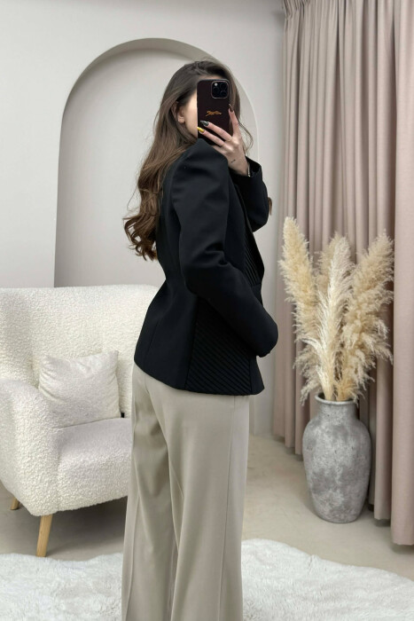 XHAKETE NJE NGJYRESHE ME DIZJAN TE THJESHTE PER FEMRA NE NGJYRE TE ZEZE - 4