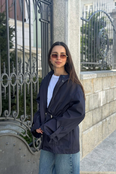 XHAKETE NJE NGJYRESHE ME KAPUÇ DHE ZINXHIR PER FEMRA NE NGJYRE BLU - 3