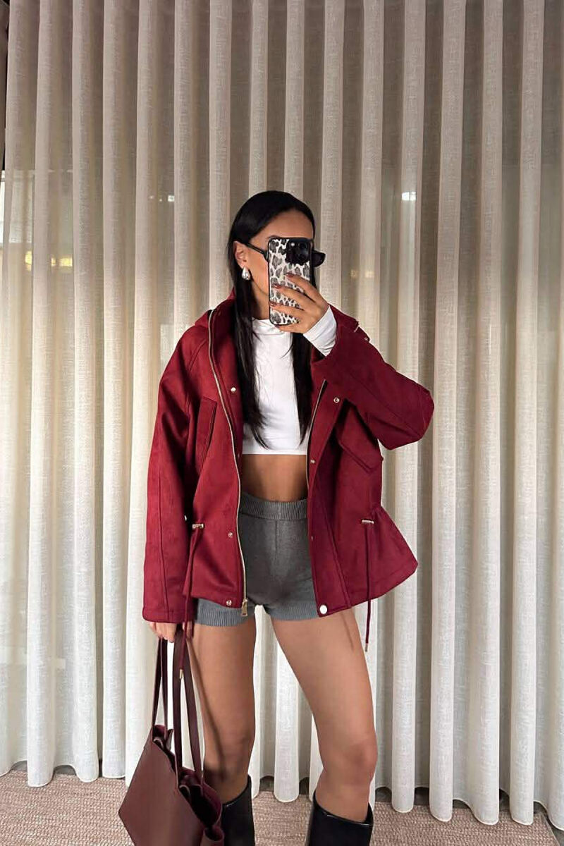 XHAKETE NJE NGJYRESHE ME KAPUC PER FEMRA NE NGJYRE VISHNJE - 3