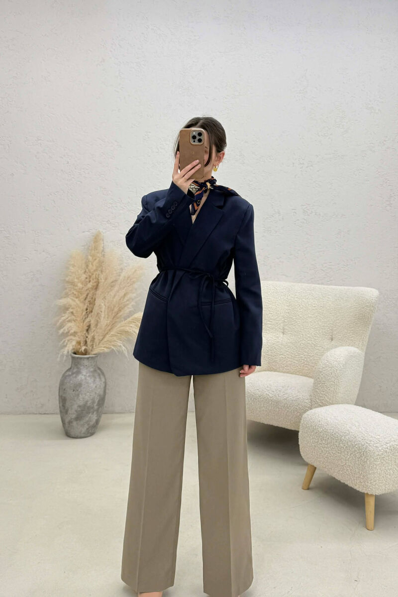 XHAKETË NJË NGJYRËSHE ME DETAJIN E LIDHSES PËR FEMRA NË NGJYRE BLU - 3