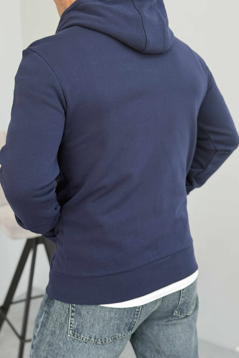 XHAKETË PAMBUKU NJËNGJYRËSHE ME LOGO PARA PËR MESHKUJ NË NGJYRËN BLU - 4