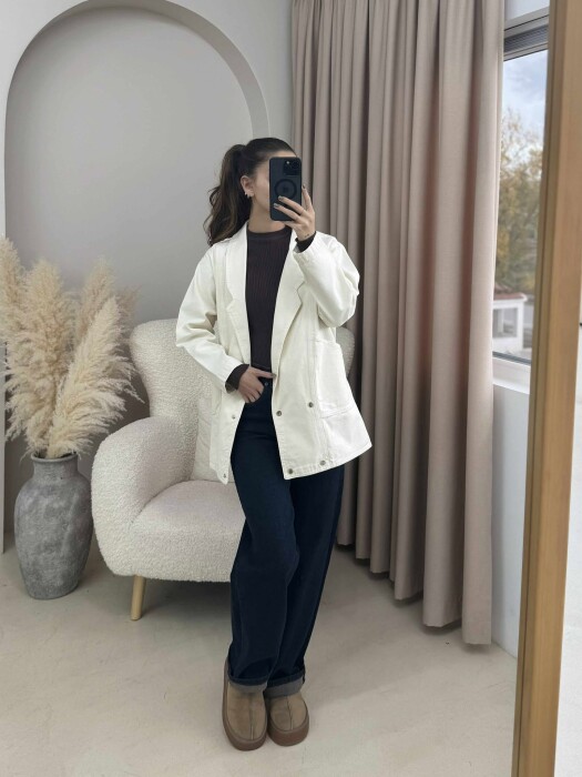 XHAKETË XHINS ME KOPSA PËR FEMRA NË NGJYRËN KREM - 3