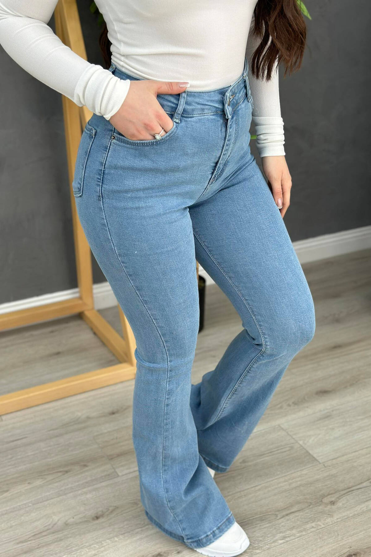 ELASTIC SIMPLE WOMAN JEANS LIGHTBLUE/BZ JEANS KLAUDIO FASHION YM-721