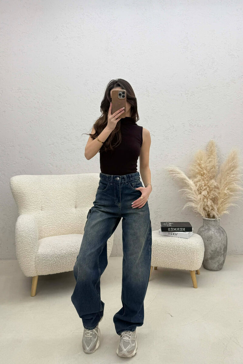 XHINSE PËR FEMRA ME DETAJIN E RRIPAVE NË NGJYRËN BLU - 1