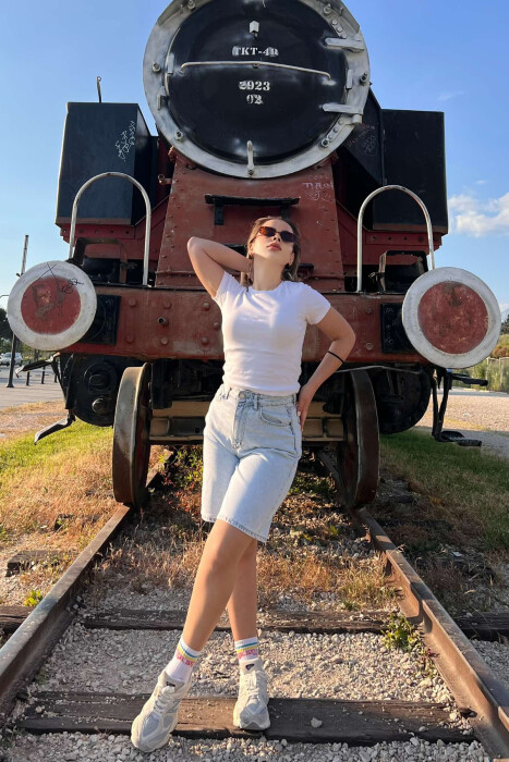 XHINSE TË SHKURTRA TË THJESHTA PËR FEMRA NË NGJYRËN BABY BLUE - 4