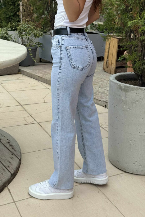 XHINSE TË THJESHTA ME DETAJIN E RRIPIT PËR FEMRA NË NGJYRËN BLU E ZBARDHUR - 5