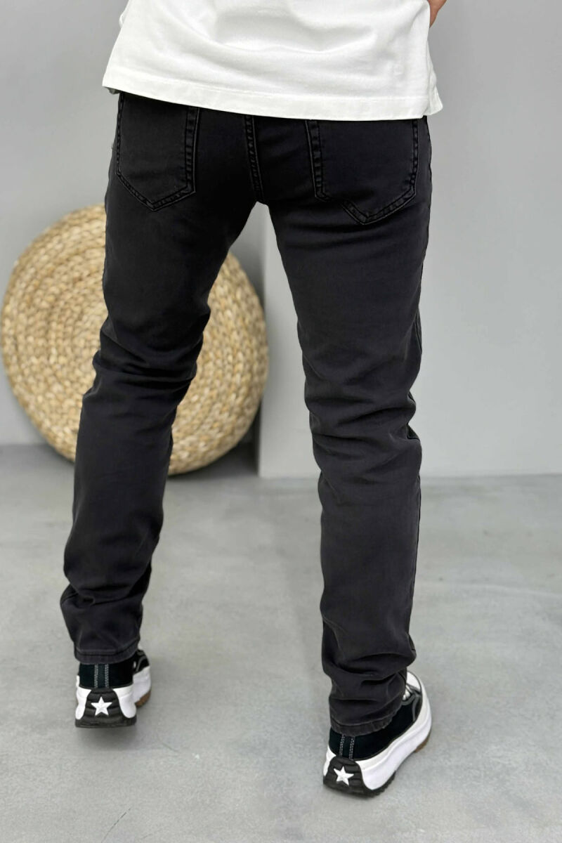 XHINSE TË THJESHTA TË RREGULLTA PËR MESHKUJ NË NGJYRË GRI TË ERRËT - 3