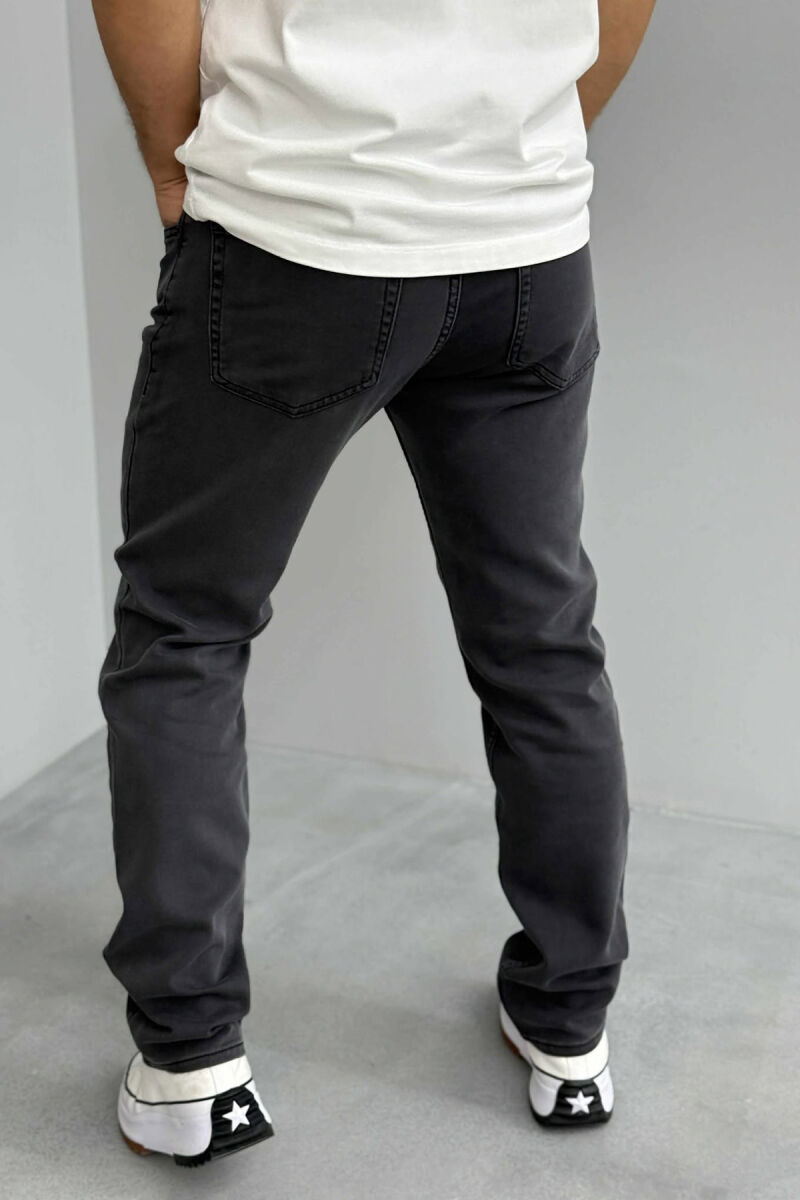 XHINSE TË THJESHTA TË RREGULLTA PËR MESHKUJ NË NGJYRË GRI TË ERRËT - 4