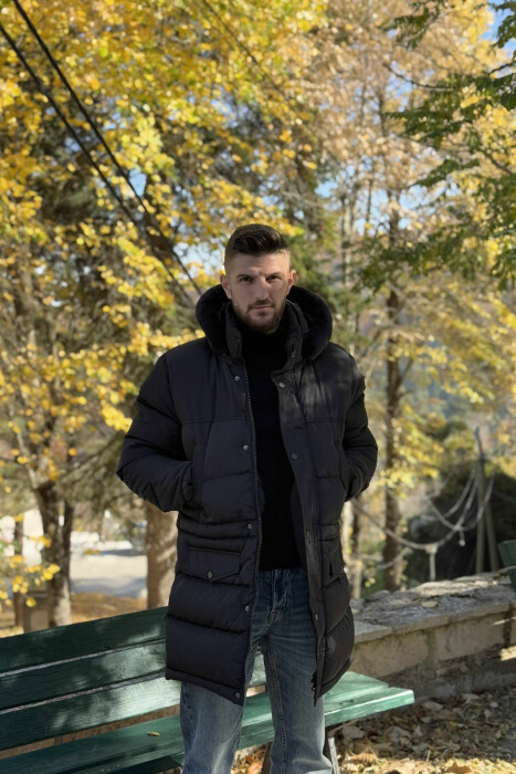 XHUP I GJATË ME KAPUÇ DHE ME DETAJIN E XHEPAVE PËR MESHKUJ NË NGJYRË TË ZEZË - 2