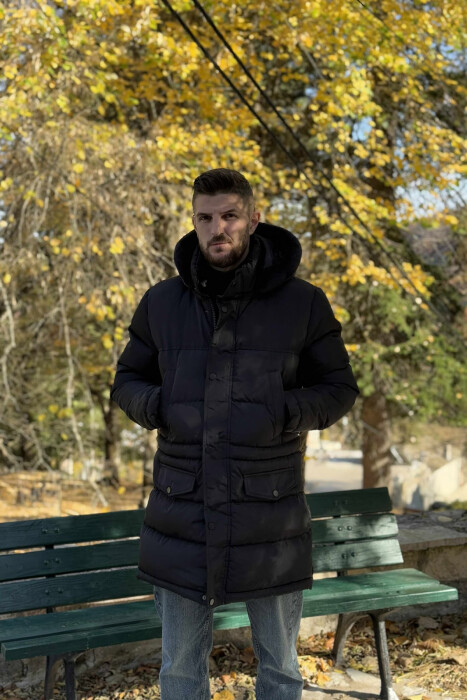 XHUP I GJATË ME KAPUÇ DHE ME DETAJIN E XHEPAVE PËR MESHKUJ NË NGJYRË TË ZEZË - 6